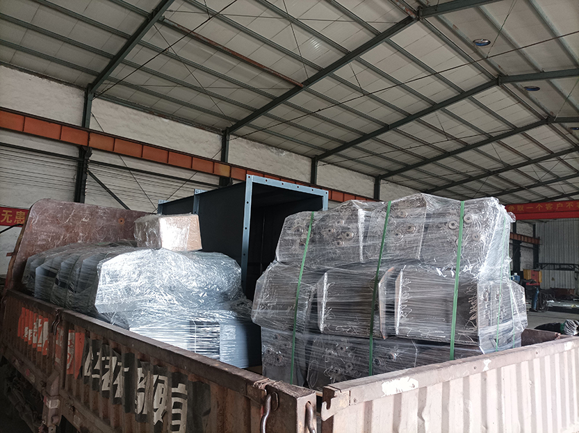 料斗NE100、鏈條、箱體發貨