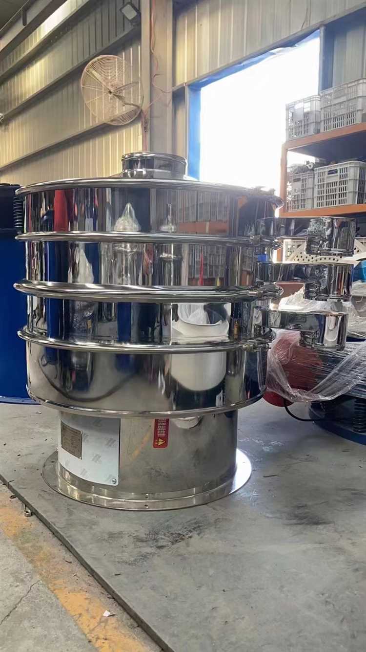 直線(xiàn)篩、概率篩、旋振篩、超聲波振動(dòng)篩等緊張有序的生產(chǎn)制作中