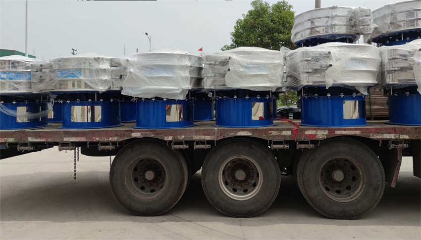 福建某公司訂購(gòu)的康振機(jī)械振動(dòng)篩30臺(tái)用于化工行業(yè),于昨天由專車發(fā)出,預(yù)計(jì)三天后到達(dá),請(qǐng)注意查收,