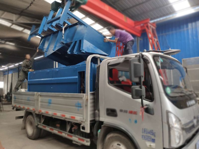 江蘇客戶2兩臺1030直線篩裝車發貨現場