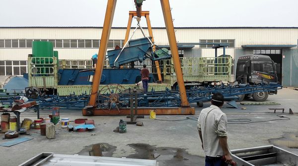 洛陽的某公司訂購的康振機械振動篩于昨天由德邦物流發(fā)出,預(yù)計三天后到達,請注意查收,