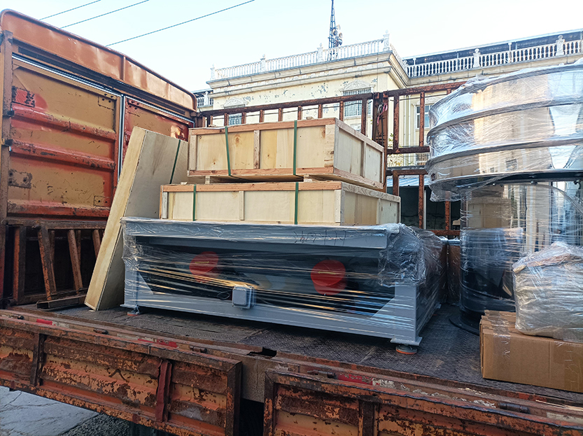 振動給料機、網(wǎng)架等發(fā)貨